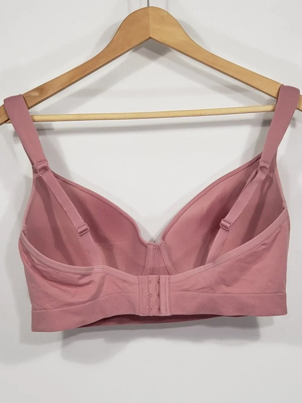 Danskin Intimates  Pink Underwire Bra  Women's 40D excellent condition